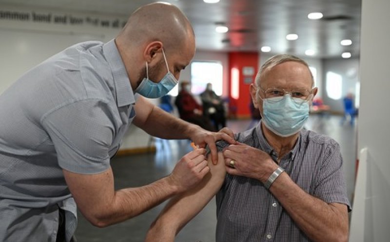 Numărul de persoane pe care România ar trebui să le vaccineze pe zi pentru a îndeplini obiectivul propus de Comisia Europeană