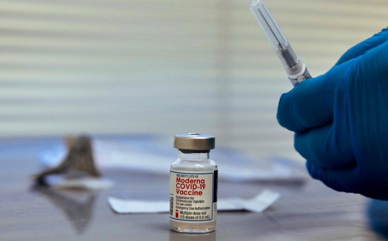 Din 1 februarie începe administrarea vaccinului Moderna