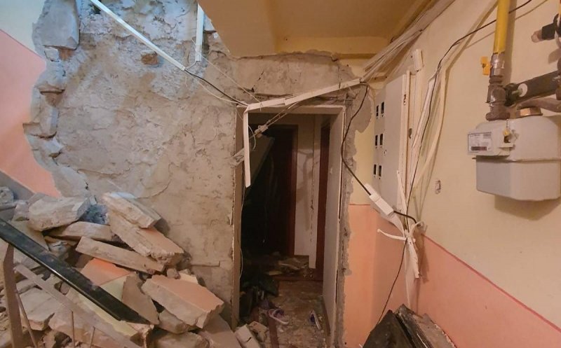 Patru victime și o întreagă scară evacuată după ce o centrală termică dintr-un bloc a explodat