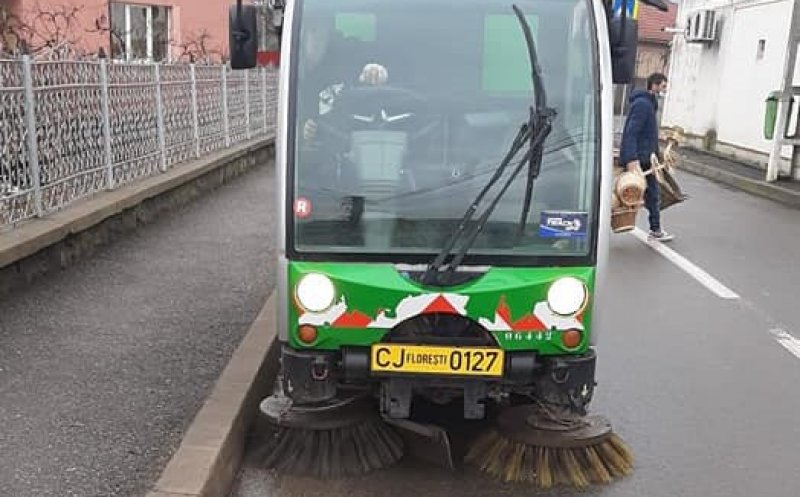 Acțiuni de curățenie pe străzile din Florești. De ce nu se intervine și pe strada Eroilor?