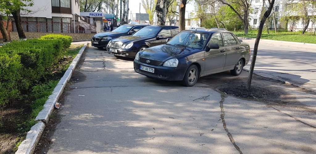 Apel către deținătorii de locuri de parcare private din Cluj. “Închiriați-le contra cost!”
