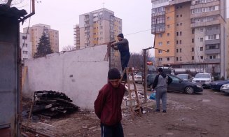 Tot mai multe garaje din Mănăştur, puse la pământ