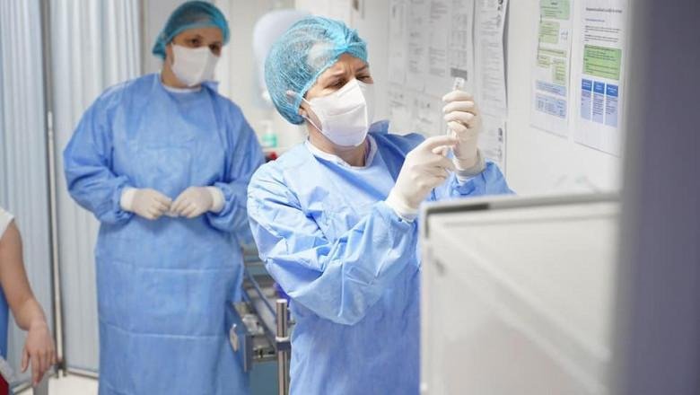 Doctorii suferă traume psihice frecvente din cauza Covid-19. Mărturiile șocante ale medicilor