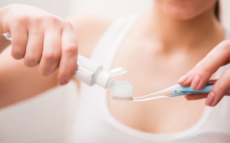 Igiena dentară nu este tocmai punctul forte al românilor. Câți se spală regulat pe dinți