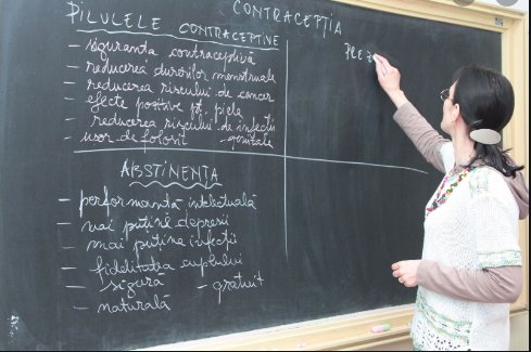 Părinții elevilor: “Să ni se ceară acordul pentru orele de educație sexuală”