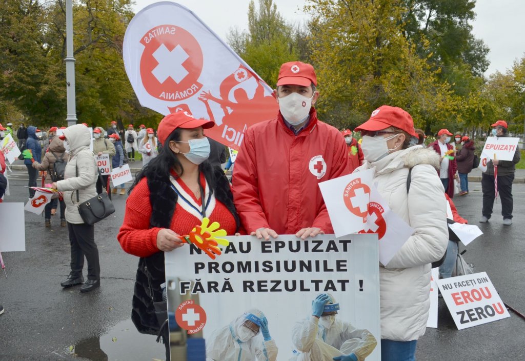 Asistenții medicali ies în stradă. "Fără un buget consistent nu putem salva oamenii de virusul ucigaș!"