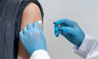 A început vaccinarea cu serul AstraZeneca. Peste 1.000 de locuri, încă disponibile la Cluj