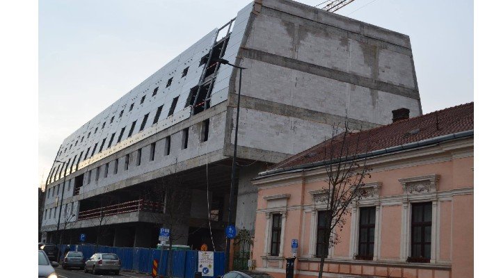 Hotelul monstruos din centrul Clujul, avizat de la Bucureşti. Boc: "S-a trecut peste Cluj conform prevederilor legale prin decizia Comisiei Naționale"