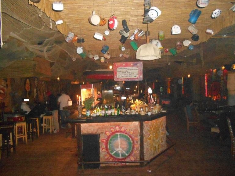 O bunicuţă de 75 de ani "administra" 54 de crâşme în Cluj. Cine se afla în spatele afacerilor