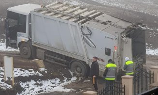 Locuitorii unei străzi din Florești se plâng că înoată prin noroaie, iar curierii și taximetriștii refuză să le onoreze comenzile