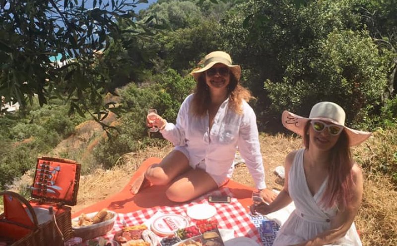 Laboranta unei clinici din Cluj s-a reprofilat pe picnicuri pe Coasta de Azur