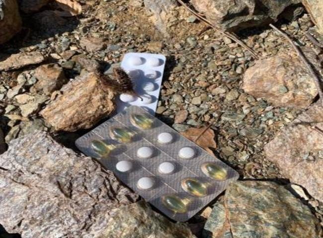 9 saci cu medicamente, adunaţi de la Tarniţa. Nu a fost afectată calitatea apei