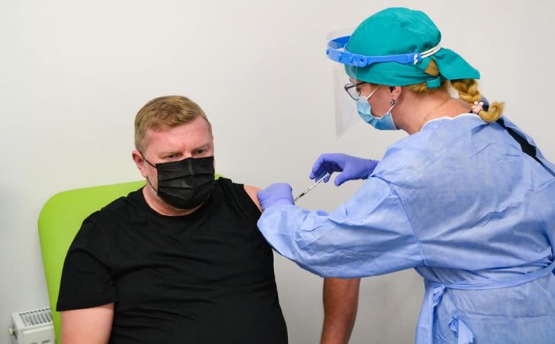Primarul Dorin Lojigan s-a vaccinat împotriva COVID, dar nu la Câmpia Turzii