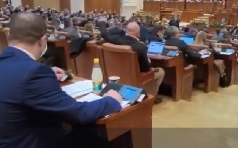 Parlamentari, surprinși că votau pentru alți colegi la dezbaterea pe articole a bugetului de stat