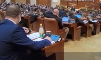 Parlamentari, surprinși că votau pentru alți colegi la dezbaterea pe articole a bugetului de stat