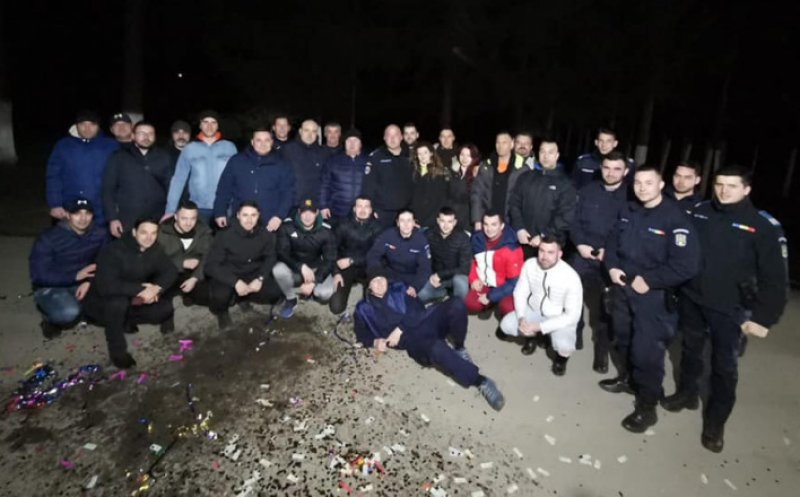 Paranghelie în pandemie. Petrecere a jandarmilor, fără măști și fără distanțare socială