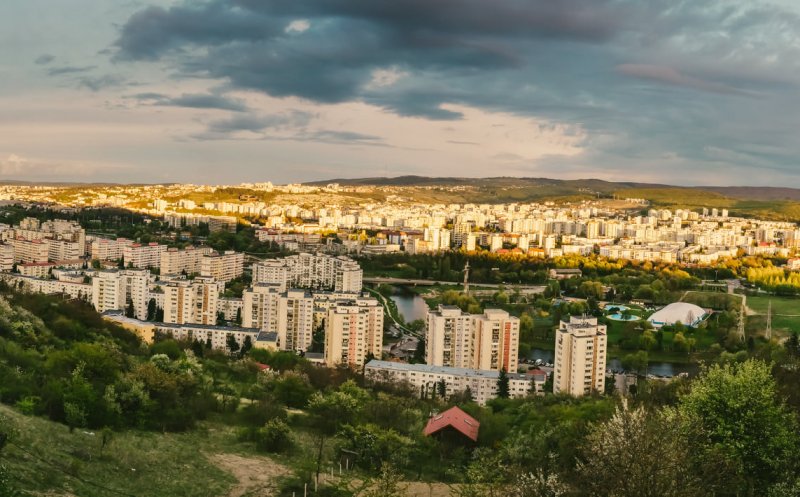 Propuneri pentru noul "punct turistic" din zona Hoia şi mizeria lăsată de petrecăreţi