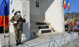 Omagiu la Cluj, cu ocazia Zilei Deținuților Politici Anticomuniști. Boc și noul prefect, umăr lângă umăr