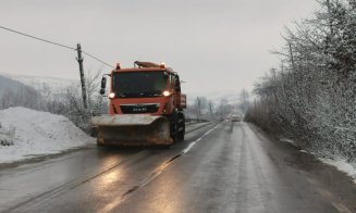 Polei pe unele drumuri din județul Cluj. S-a intervenit cu mai multe utilaje