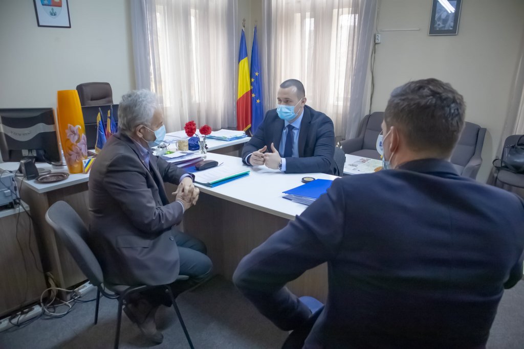Prefectul Clujului, în vizită în mai multe localități din județ. Care au fost temele principale