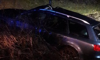 ACCIDENT pe o şosea din Cluj. O şoferiţă ajuns în afara drumului după ce a pierdut controlul volanului
