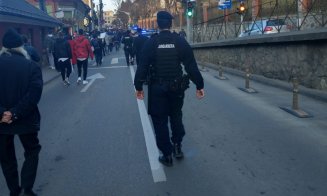 63 de amenzi după protetele împotriva măsurilor COVID de la Cluj. Un protestatar, prins cu un cuțit
