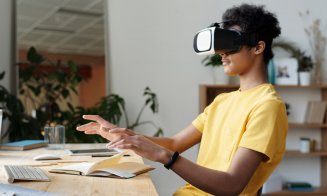 Explozie de vânzări în pandemie la ceasuri inteligente, televizoare 8K, căști XR