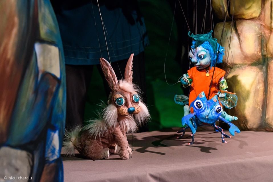 Teatrul de Păpuși „Puck” din Cluj continuă seria de spectacole online. Programul săptămânii