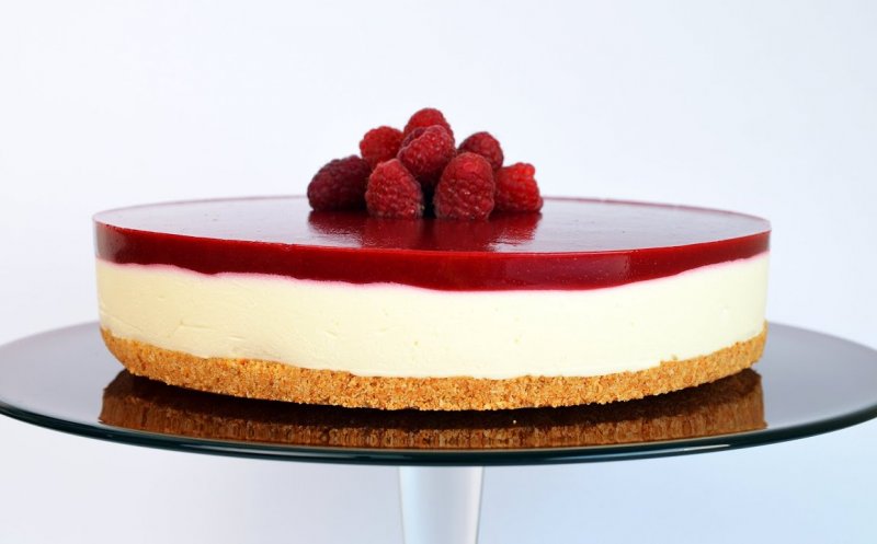 Desert de primăvară: Cheesecake fara coacere cu Zmeura