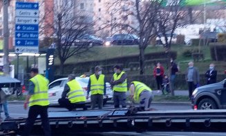 Nervii clujenilor puşi la încercare de hărnicia celor care spală străzile sau lansează tramvaie pe şine chiar înainte de ora 20