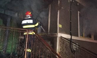 INCENDIU la Cluj: Un bărbat a ajuns cu arsuri la spital după ce casa i-a luat foc de la un reșou electric