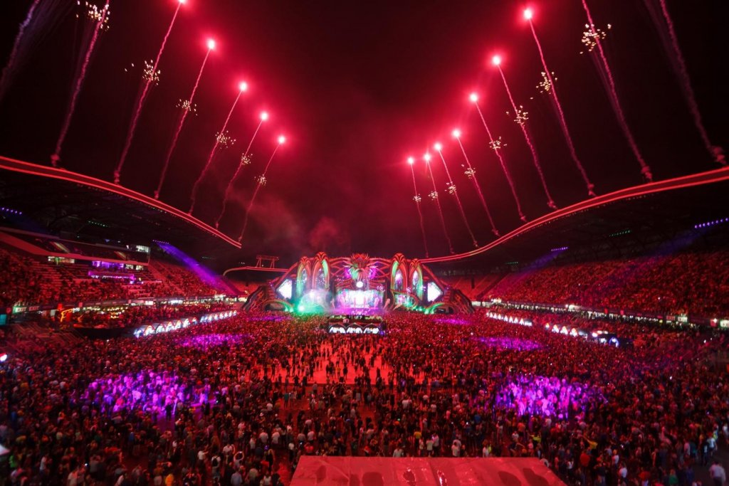 Electric Castle și Untold  ar putea avea loc la vară, cu câteva condiții. Boc: "Dragi festivalieri de toate vârstele, vă rugăm să vă vaccinați"