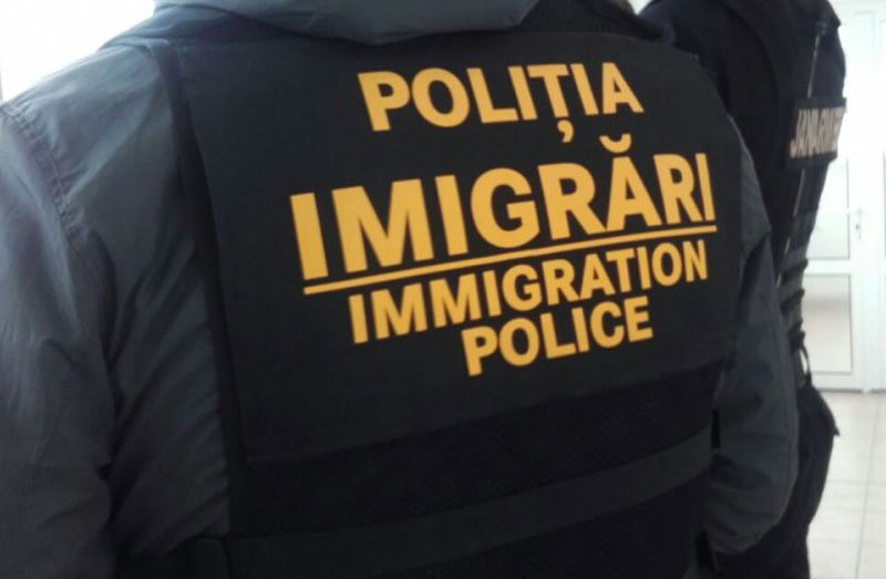 Tânără din Camerun, interdicție de a reveni în România 5 ani, după ce a fost depistată stând ilegal la Cluj