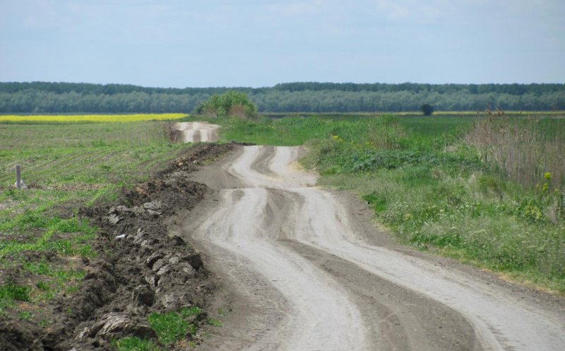 România a ajuns la 920 km de autostradă / Aproape 30% din drumurile publice sunt pietruite sau de pământ