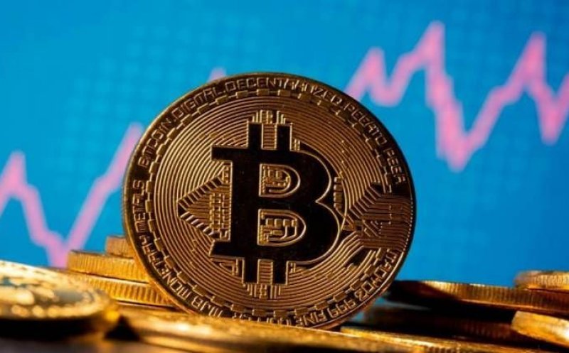 Bitcoin, în scădere de 25%. Sub ce prag a coborât