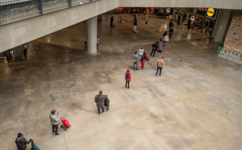 Studiul care spulberă regulile de distanțare socială. Ce spun cercetătorii