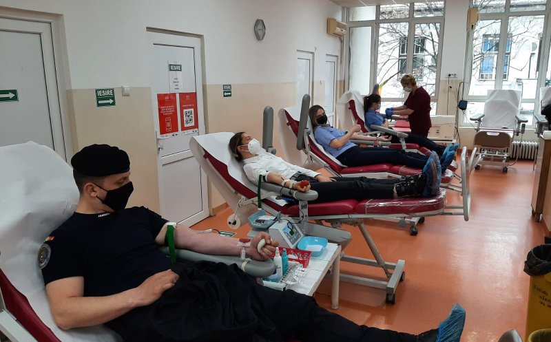 Jandarmii clujeni donează sânge pentru viață. „Vino şi tu alături de noi”