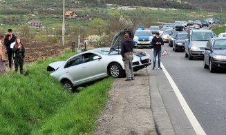 Accident cu victime în Suceagu. Coliziunea desprins bucăţi din maşini şi a lăsat în urmă bucăţi oameni plini de sânge