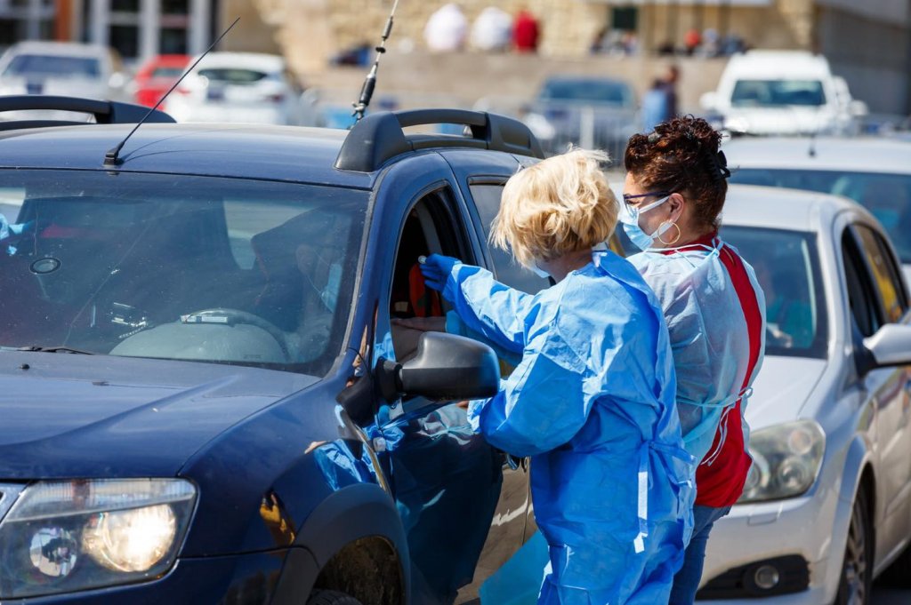 4.100 de oameni s-au vaccinat din mașină la Cluj