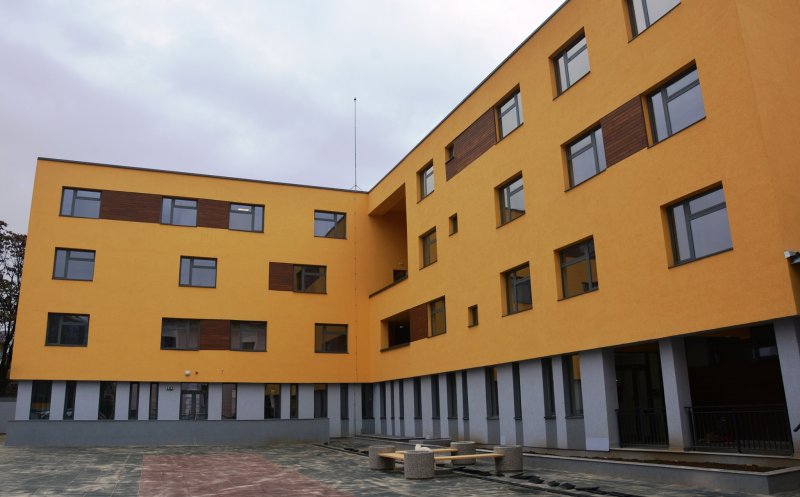 Noul internat al Liceului pentru Deficienți de Auz din Cluj, dat în folosință