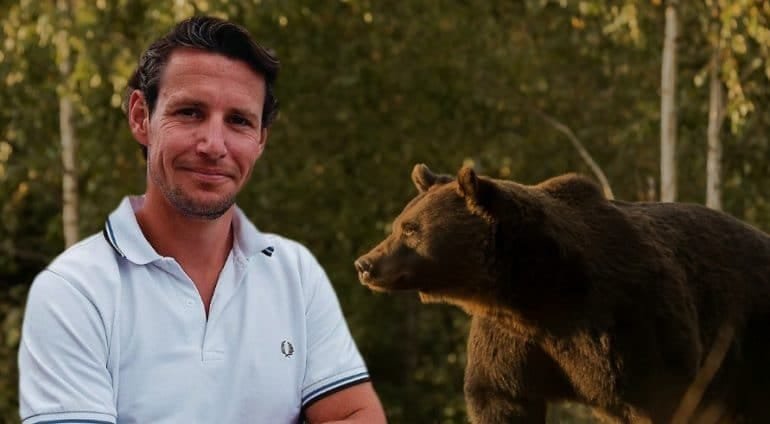 "Cu suficienţi bani poţi cumpăra chiar şi cel mai mare urs brun din Europa"