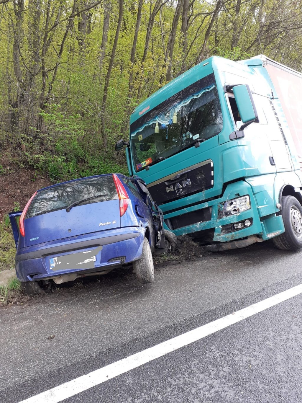 Accident tragic pe șoseaua Oradea  - Cluj. Tânărul șofer de 23 de ani a murit