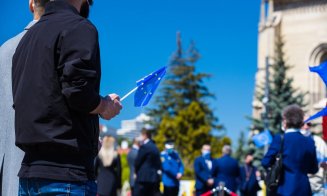 Cum a fost sărbătorită Ziua Europei la Cluj. Muzică militară și baloane colorate în Piața Unirii