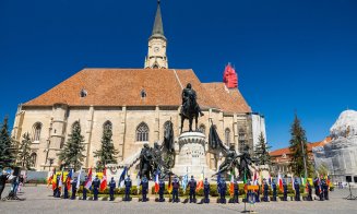Cum a fost sărbătorită Ziua Europei la Cluj. Muzică militară și baloane colorate în Piața Unirii