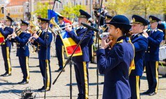 Cum a fost sărbătorită Ziua Europei la Cluj. Muzică militară și baloane colorate în Piața Unirii