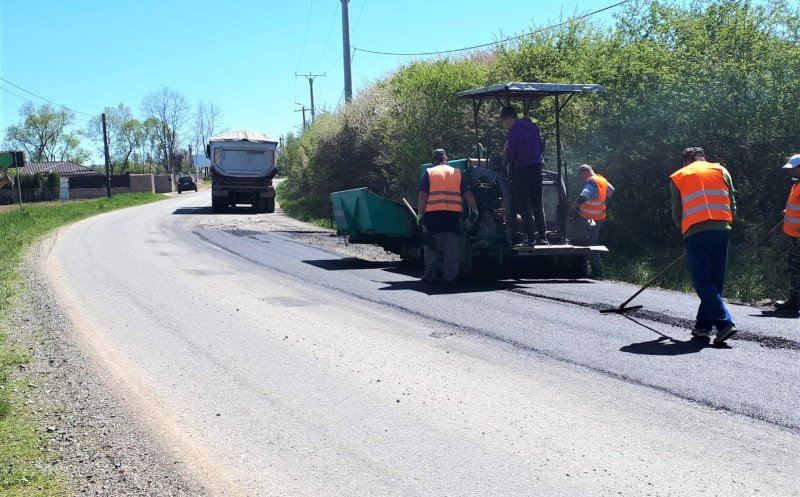 Au început lucrările de reparație a drumului județean 107M Luna de Sus - Săvădisla