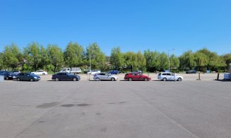 Vaccinarea din mașină, un succes la Cluj. Șoferii continuă să facă cozi la centrul drive-thru
