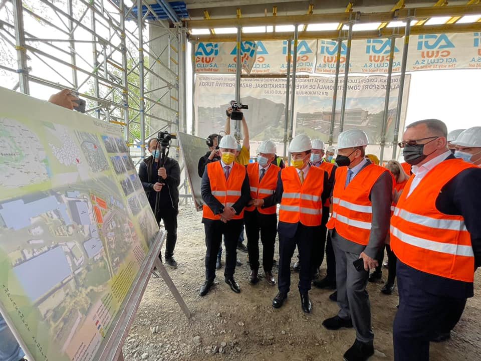 Orban, Bode, Oros şi Buda, pe şantierul Sălii Polivalente din Turda