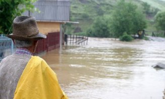 Cod roşu de inundaţii pe mai multe râuri din Cluj. Vremea va fi instabilă până vineri