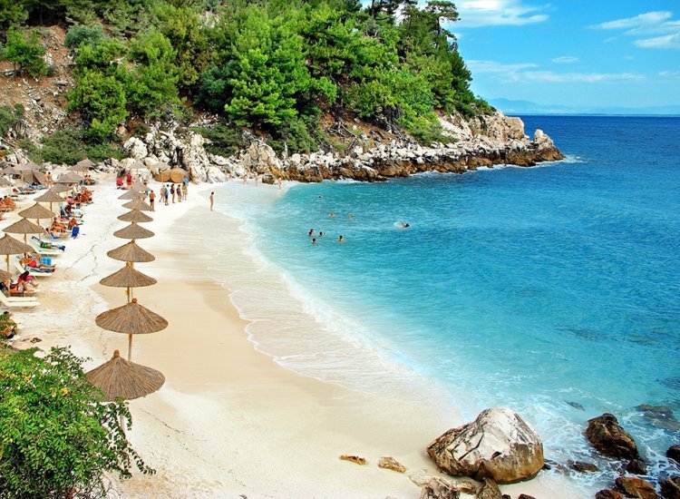 Grecia și Bulgaria primesc turiști care au făcut COVID fără teste PCR sau vaccin